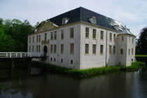 Wasserschloss Dornum, Zweigeschossige Vierseitanlage mit quadratischem Innenhof, erbaut im 16. Jahrhundert (26.05.2011)
