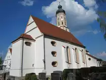 Horgau, Pfarrkirche St. Martin, Chor 15. Jahrhundert, Kirchturm erbaut 1620, Langhaus erbaut von 1675 bis 1680, verl�ngert von 1715 bis 1720 (23.04.2014)