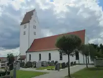 Unterringingen, evangelische St. Laurentius Kirche, erbaut im 14. Jahrhundert, erweitert im 18. Jahrhundert (24.08.2014)