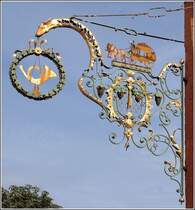 Wirtshausschild des Kaiserst�hler Hof in Breisach, Neutorstra�e Ecke Gutgesellentorplatz. 11.08.2008