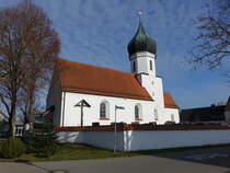 Pichl, Pfarrkirche St. Leonhard, im Kern gotisch, barock verndert im 17. Jahrhundert (25.12.2015)