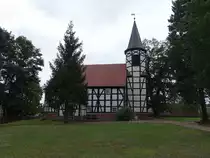 Spreewitz, evangelische Fachwerkkirche, kleine Saalkirche von 1688 (18.09.2021)