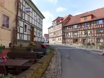 Gro�burschla, Fachwerkh�user in der Stra�e im Zittel (17.03.2024)