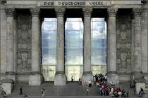 Westportal des Reichtages in Berlin. 14.07.2008 (Matthias)