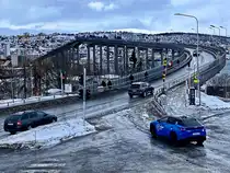 Die Troms�br�cke am 24. Februar 2024 gesehen von der Eismeerkathedrale.