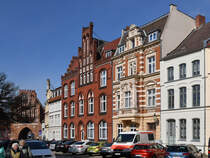 Unterwegs in der historischen Innenstadt von Wismar. (April 2024)