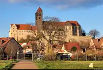 Gilt als eines der Wahrzeichen von Quedlinburg: die Stiftskirche St. Servatius, gesehen vom Abteigarten.

🕓 23.3.2024 | 17:30 Uhr