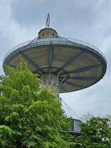 Ein Turm (in der Nhe) des Convention Centers, so gesehen Ende April 2024 auf dem Messegelnde in Hannover.