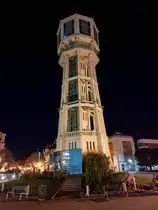 Die Wasserturm von Si�fok. Oben befindet sich eine Caf�. Die Stadt wird oft als (Party)hauptstadt der Plattensee genannt. Foto: Juli, 2023.