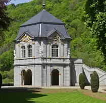 Blick aus S�dlicher Richtung auf den Rokoko Pavillon im Stadtpark von Echternach, erbaut 1765, und geh�rte fr�her zur Abteianlage. 10.05.2024 
