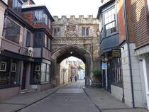 Salisbury, North Gate, einziges erhaltene Stadttor, erbaut 1327 (11.05.2024)