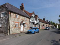 Berwick St. James, historische Huser in der High Street (11.05.2024)
