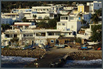 Am kleinen Hafen von Panarea befindet sich der Hauptort San Pietro. Hier befinden sich mehrere Restaurants, Bars und Lden. 