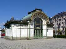 U-Bahn Karlsplatz Wien 17-08-2008.