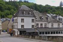 Das Victor Hugo Haus an der Brcke ber die Our in Vianden. 05.2024
