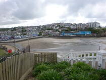 Perranporth, Ausblick auf Huser an der Cliff Road, Cornwall (14.05.2024)