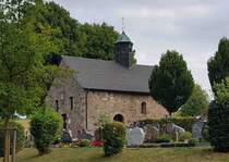 Hnfeld - Mackenzell: Friedhofskapelle St. Laurentius auf dem Friedhof des Hnfelder Stadtteils Mackenzell, 09-2022