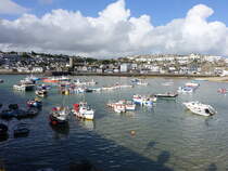 St. Ives, Ausblick vom Smeaton Pier auf den Hafen und die Altstadt (15.05.2024)