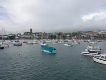 Penzance, Ausblick auf den Hafen und Altstadt mit St. Mary Kirche (15.05.2024)