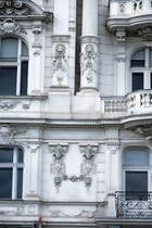 Detailaufnahme vom Jugendstilhaus an der Linken Wienzeile in Wien. Aufnahme: 18. Mai 2024.