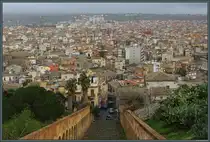 Die steile Treppe  Scalinata della Matrice  verbindet die Altstadt von Patern� mit dem Normannenkastell. (28.02.2024) 
