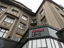 Detailaufnahme eines Mehrfamilienhauses in der Innenstadt von Debrecen. Foto: Dezember, 2023