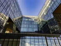 Zentrale HQ (Headquarter) der  Ungarische Telekom  (Tochterfirma der Deutsche Telekom) in Budapest, �llői �t, fotografiert in Dezember, 2023.