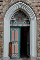 Im Bild die Eingangstr zur Kirche Sankt Nikolai in Flensburg. (Juni 2024)