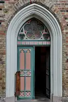 Im Bild die Eingangst�r zur Kirche Sankt Nikolai in Flensburg. (Juni 2024)