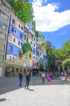 Das Wiener Hundertwasserhaus von der Kegelgasse aus gesehen. Aufnahme: 19. Mai 2024.