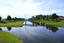 Riegel am Kaiserstuhl, mit der Eisenbahnbrcke ber den Leopoldskanal, Juli 2022