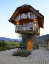 Seelbach im Schuttertal/mittlerer Schwarzwald, eins der 10 Baumh�user, komplett ausgestattet, ein ideales Ferienquartier, Jan.2024