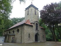 Bad Waldliesborn, Pfarrkirche St. Josef, erbaut von 1929 bis 1930 durch die Architekten Alexander Cazin und H. Lohmann (10.06.2024)