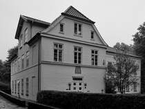 In diesem Gebude befindet sich der Dnische Schulverein fr Sdschleswig e. V. (Dansk Skoleforening for Sydslesvig), so gesehen Anfang Juni 2024 in Flensburg.