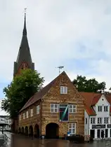 Der Schrangen in der Flensburger Innenstadt ist ein denkmalgesch�tztes Geb�ude aus dem 16. Jahrhundert. (Juni 2024)