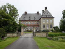 Lippetal, Schloss Hovestadt, erbaut Ende des 16. Jahrhunderts im Stil der Lipperenaissance (10.06.2024)