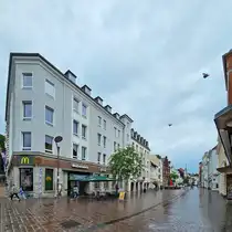 Ein Blick in die Fußgängerzone von Flensburg. (Juni 2024)
