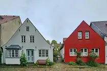 Diese kleine Stadth�user waren in der N�he der Johanniskirche zu sehen. (Flensburg, Juni 2024)