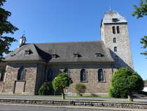 Bsperde, Pfarrkirche St. Maria Magdalena in der Pfarrer Wiggen Strae, erbaut von 1921 bis 1922 (09.06.2024)