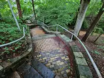 Treppengewirr in Flensburg, stelle ich mir  besoffen im Dunkeln  ziemlich halsbrecherisch vor. (Juni 2024)