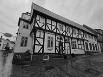 Die Flensburger Kneipe PORTICUS befindet sich in diesem Mitte des 18. Jahrhunderts erbauten Gebude. (Juni 2024)