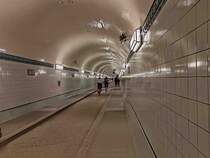 Hamburg - Unterwegs im alten Elbtunnel, Mai 2024