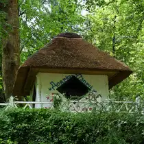 Dieser Gartenpavillon befindet sich auf dem Gel�nde des Christiansenpark in Flensburg. (Juni 2024)