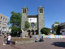 Unna, Pfarrkirche St. Katharina, erbaut von 1933 bis 1934 durch die Architekten Flerus und Konert (08.06.2024)