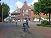 Hvel, Figurengruppe am St. Pankratius Platz (07.06.2024)