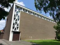 Werne, moderne St. Johannes Kirche, erbaut durch die Architekten Benteler und W�rmann (07.06.2024)