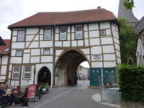 Lengerich, Rmer Tor, mittelalterliches Kirchhoftor, erbaut im 13. Jahrhundert (06.06.2024)