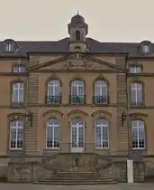 Der Haupteingang des Ostfl�gels der Willibrordus Basilika in Echternach, hier versammeln sich die W�rdentr�ger der Katholischen Kirche am Pfingstdienstag zur all J�hrlichen Springprozession. 05.2024.