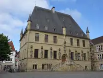 Osnabr�ck, historische Rathaus, erbaut von 1487 und 1512 im sp�tgotischen Stil (05.06.2024)