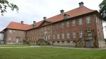 Pr�monstratenserkloster Clarholz, Probsteigeb�ude mit Kellnereifl�gel, erbaut von 1705 bis 1707 durch de Lippst�dter Baumeister Nikolaus Wurmstich (03.06.2024) 